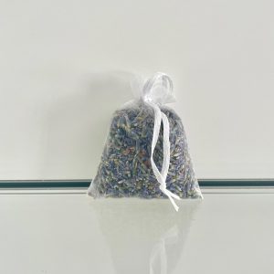 Detalles para comunión y bautizo con saquitos de lavanda