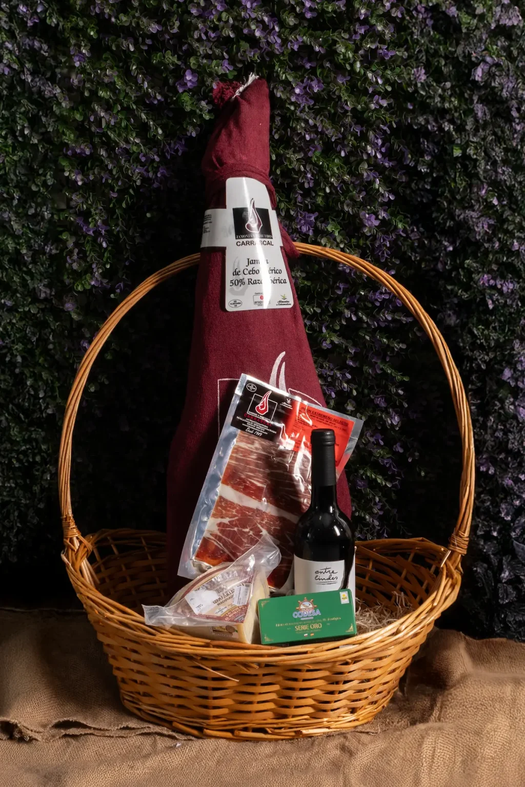 Lote Premium Silver Jamon, vino, queso y anchoas
